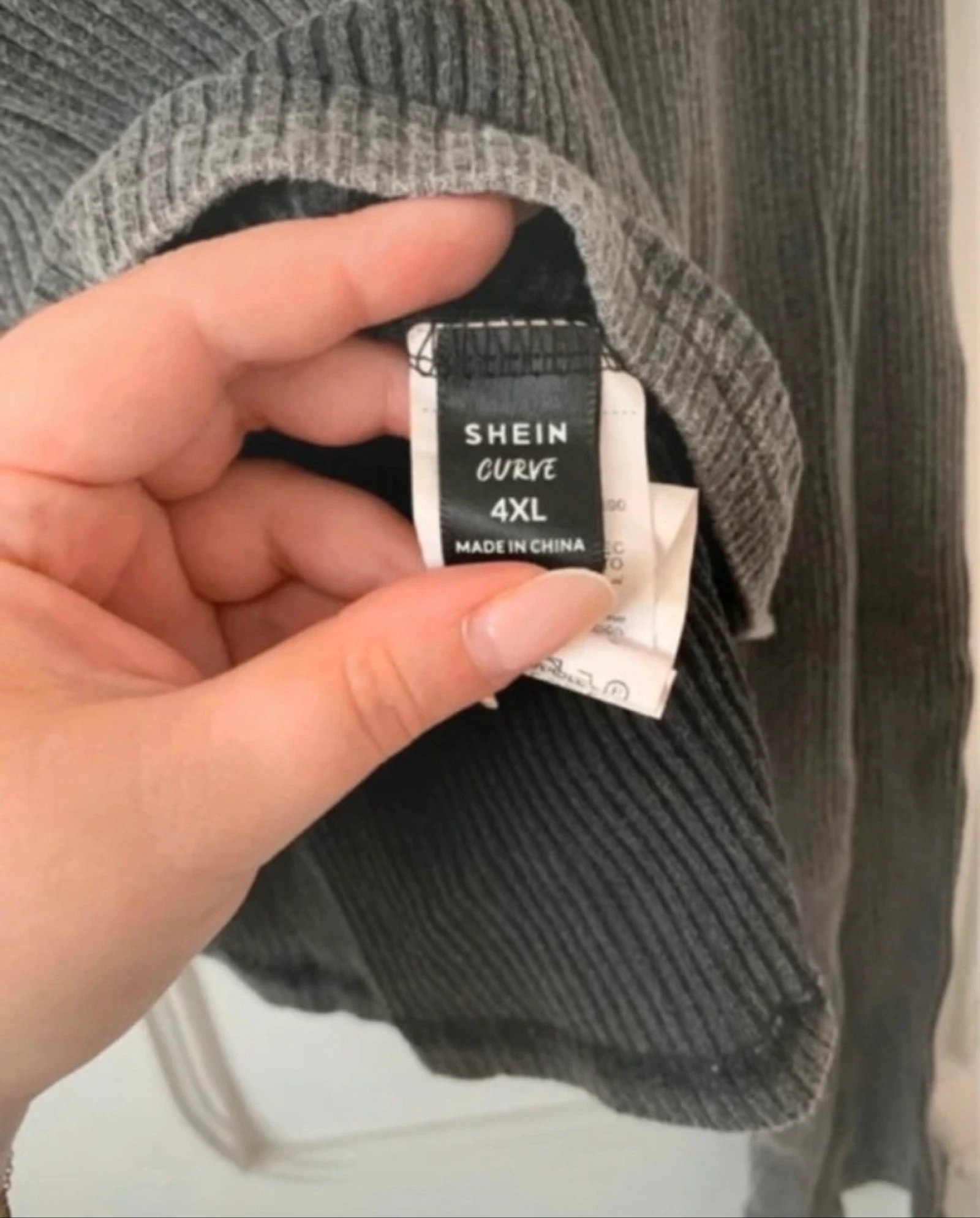 Women's dark gray ribbed turtleneck sweater - Size 4XL Curve – photo 3